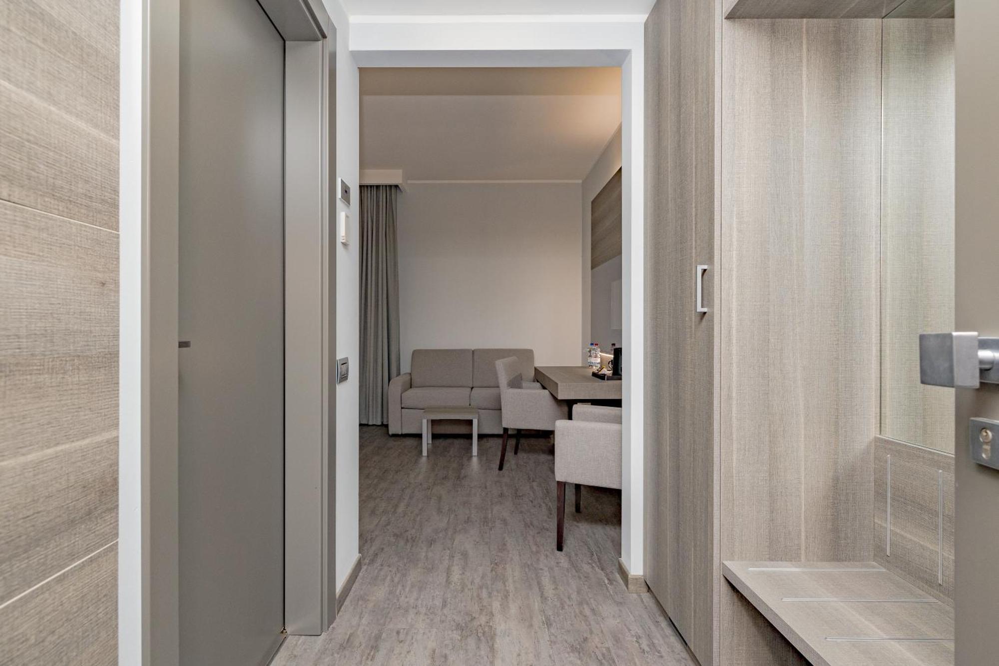 Just Hotel Saronno Exterior photo